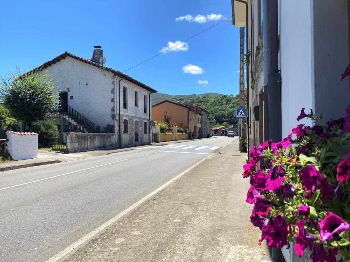Casa Maribel Onís Kültér fotó